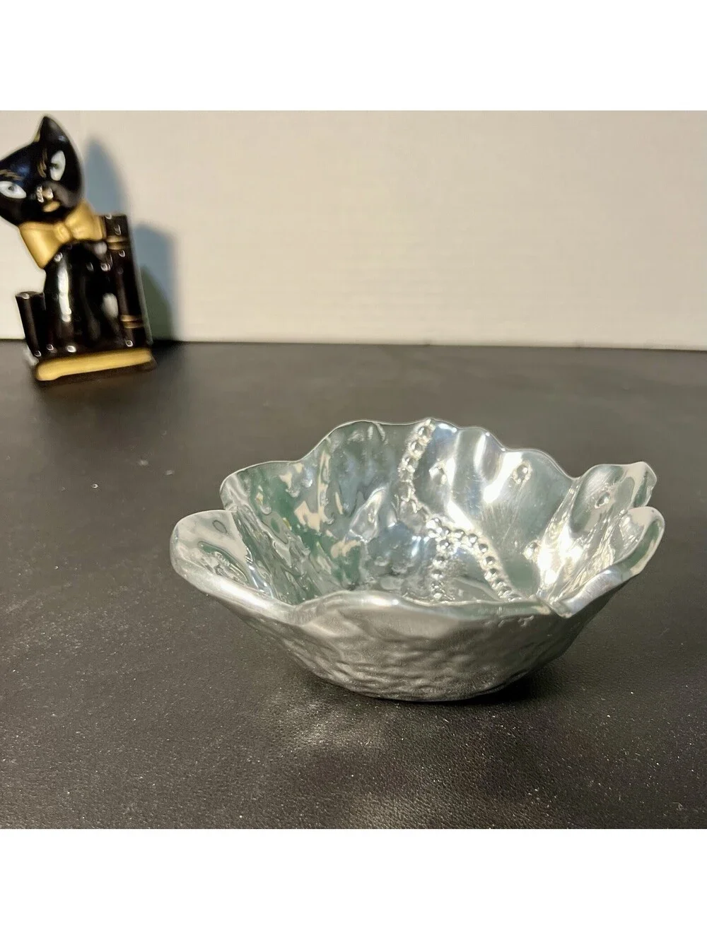 NWOT Mariposa 1990s Petal Dip Dish String Of Pearls Aluminum Silver, 5.25x2